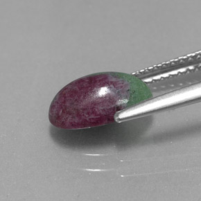 Rubi-zoisita multicolorido natural 1,93ct, corte oval, opaco