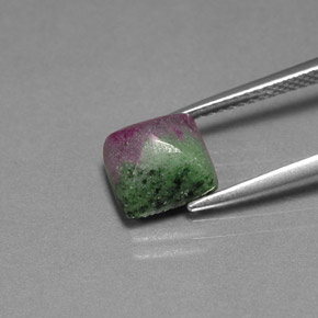 Rubi-zoisita multicolorido natural 3,64ct, baguete, opaco