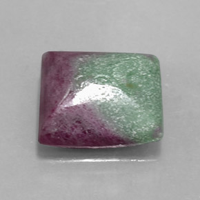 Rubi-zoisita multicolorido natural 5,70ct, quadrado, opaco