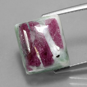 Rubi-zoisita multicolorido natural 11,84ct, baguete, opaco
