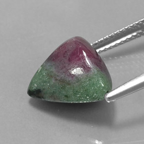 Rubi-zoisita multicolorido natural 7,42ct, trillion, opaco
