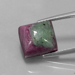 Rubi-zoisita multicolorido natural 7,62ct, quadrado, opaco