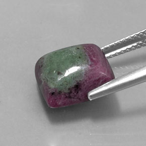 Rubi-zoisita multicolorido natural 7,62ct, quadrado, opaco