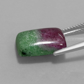 Rubi-zoisita multicolorido natural 9,78ct, baguete, opaco