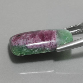 Rubi-zoisita multicolorido natural 14,49ct, almofada cortada, opaco