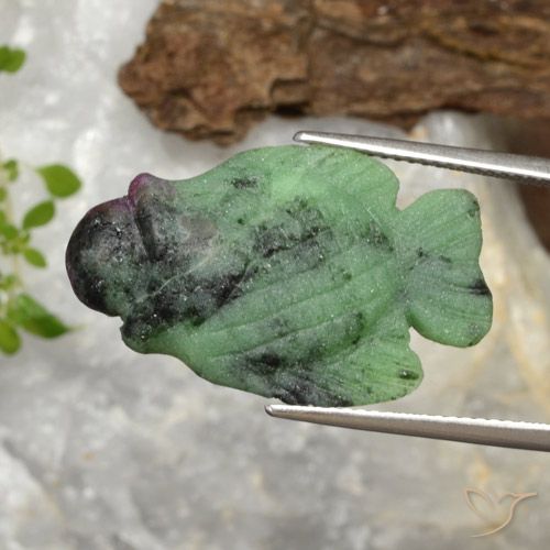 Rubi-zoisita multicolorido natural 19,94ct, forma extravagante, opaco