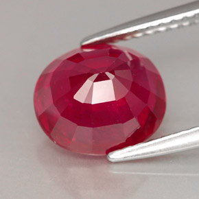 Rubi vermelho natural 3,68ct, corte oval, VS-SI