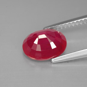 Rubi vermelho natural 2,77ct, corte oval, SI