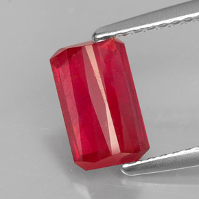 Rubi vermelho natural 1,77ct, corte esmeralda, VS-SI