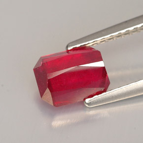 Rubi vermelho natural 1,67ct, corte esmeralda, SI