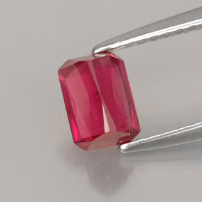 Rubi vermelho natural 0,96ct, corte esmeralda, SI