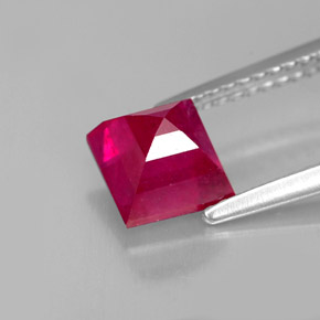 Rubi vermelho natural 2,18ct, quadrado, SI