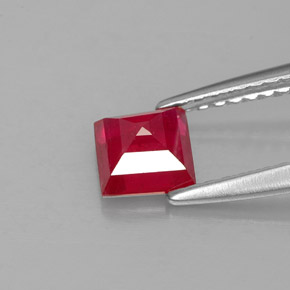 Rubi vermelho natural 0,83ct, quadrado, VS-SI