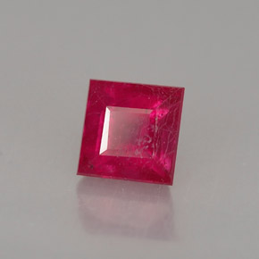 Rubi vermelho natural 0,85ct, quadrado, SI
