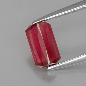 Rubi vermelho natural 1,30ct, corte esmeralda, VS-SI