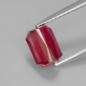 Rubi vermelho natural 1,67ct, corte esmeralda, SI
