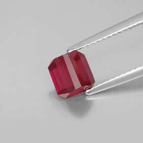 Rubi vermelho natural 1,74ct, corte esmeralda, SI