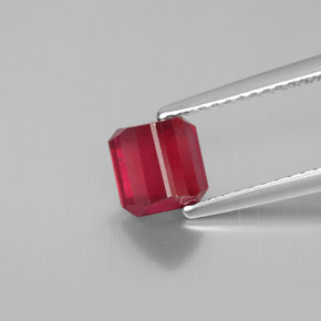 Rubi vermelho natural 1,70ct, corte esmeralda, SI