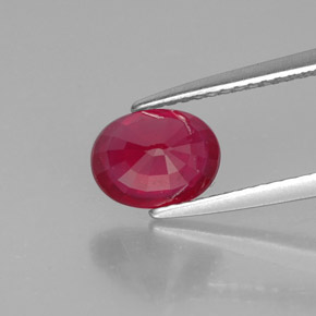 Rubi vermelho natural 1,70ct, corte oval, SI