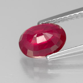Rubi vermelho natural 1,70ct, corte oval, SI