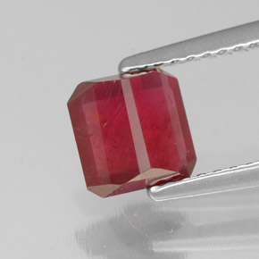 Rubi vermelho natural 1,60ct, corte esmeralda, SI