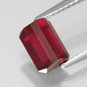 Rubi vermelho natural 1,78ct, corte esmeralda, SI