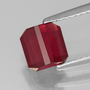 Rubi vermelho natural 1,75ct, corte esmeralda, SI