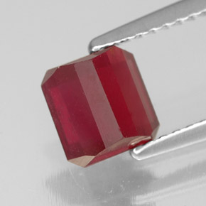 Rubi vermelho natural 1,92ct, corte esmeralda, SI