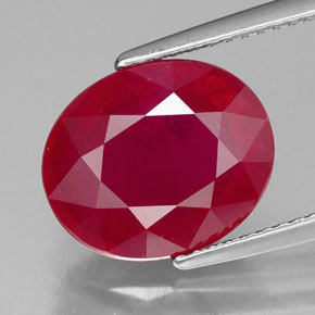 Rubi vermelho natural 6,88ct, corte oval, SI