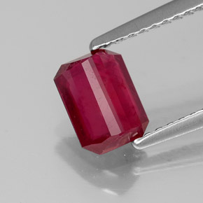 Rubi vermelho natural 1,34ct, corte esmeralda, SI