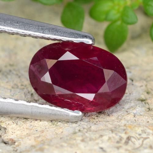 0.92ct Natural Vermelho escuro Rubi, oval, VS-SI