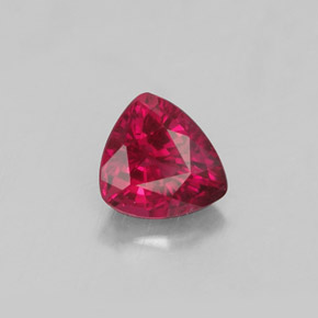 Rubi vermelho natural 0,61ct, trillion, SI