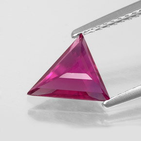 Rubi vermelho natural 1,36ct, trillion, VS-SI