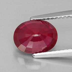 Rubi vermelho natural 2,74ct, corte oval, VS-SI