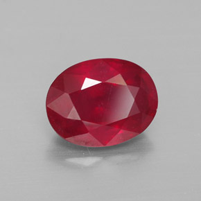 Rubi vermelho natural 2,81ct, corte oval, VS-SI