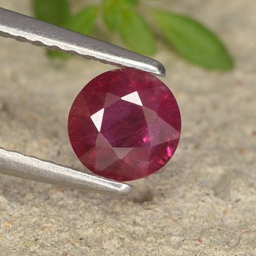 Rubi Rosa Avermelhado Profundo Natural 0.68ct, Corte Redondo, VS-SI