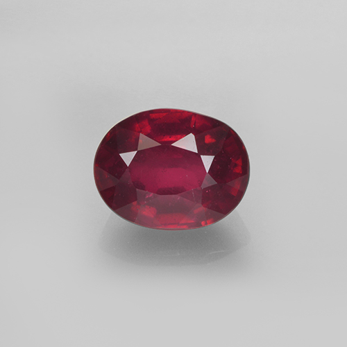 Rubi vermelho médio Natural 2.26ct, Corte Oval, VS-SI