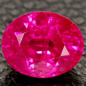 Rubi vermelho natural 1,17ct, corte oval, VS