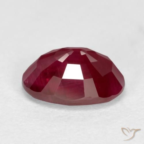 Rubi Vermelho escuro Natural 1.03ct, oval, VS-SI