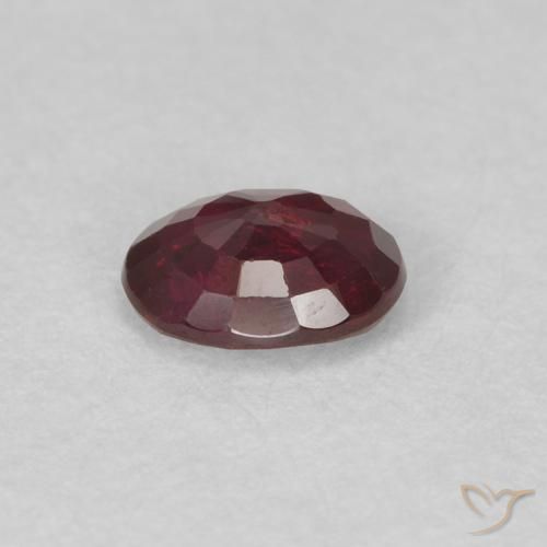 Rubi Vermelho escuro Natural 0.39ct, oval, VS