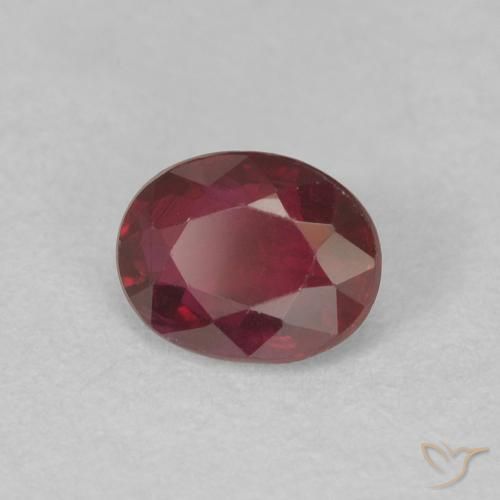 Rubi Vermelho escuro Natural 0.46ct, oval, VS