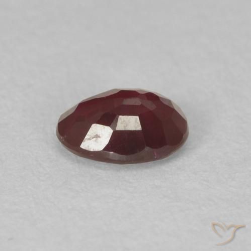 Rubi Vermelho escuro Natural 0.46ct, oval, VS