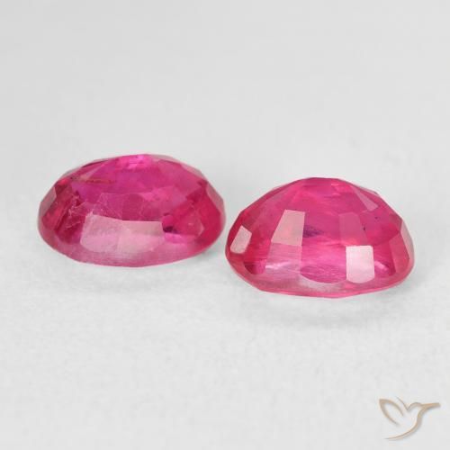 Pedras preciosas de Rubi Magenta Profundo natural de 2.91 ct, oval, VS