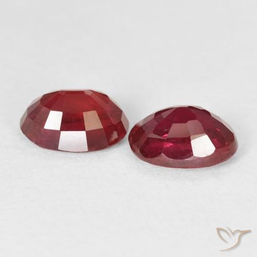 Pedras preciosas de Rubi Vermelho escuro natural de 2.34 ct, oval, VS