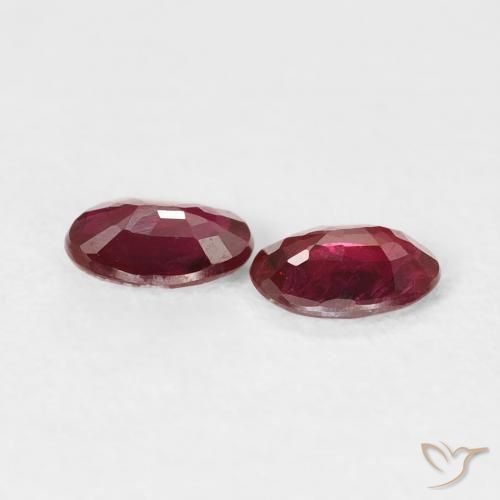 Pedras preciosas de Rubi Vermelho escuro natural de 0.59 ct, oval, VS