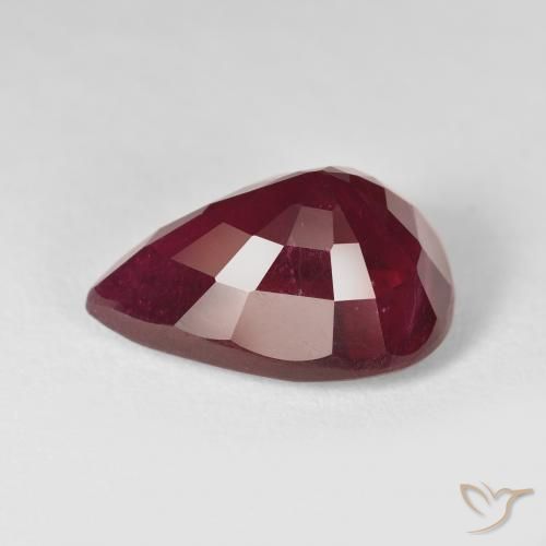 Rubi Sangue vermelho Natural 12.94ct, Formato de pêra, VS