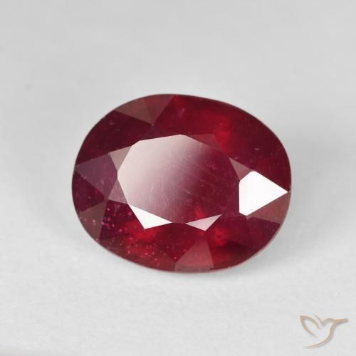 Rubi Vermelho escuro Natural 12.66ct, oval, VS