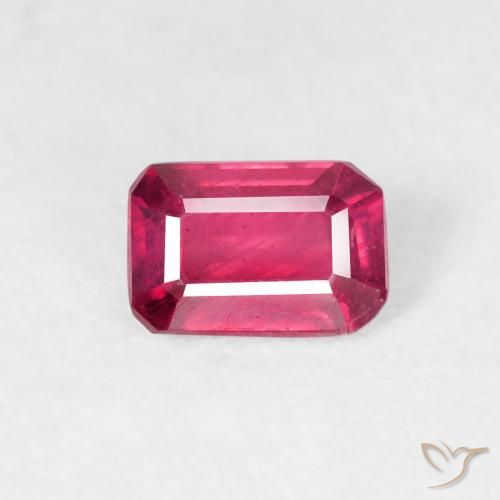 0.70ct Natural Luz vermelha Rubi, Corte Esmeralda, VS