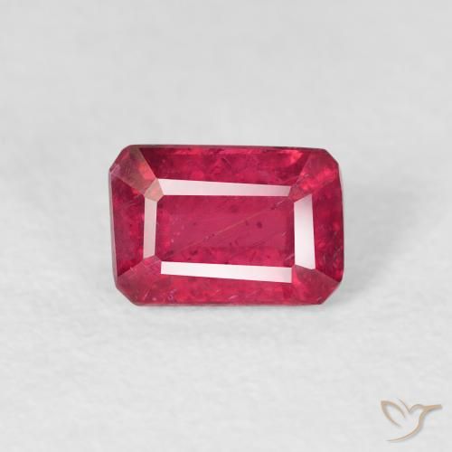 1.06ct Natural vermelho médio Rubi, Corte Esmeralda, VS