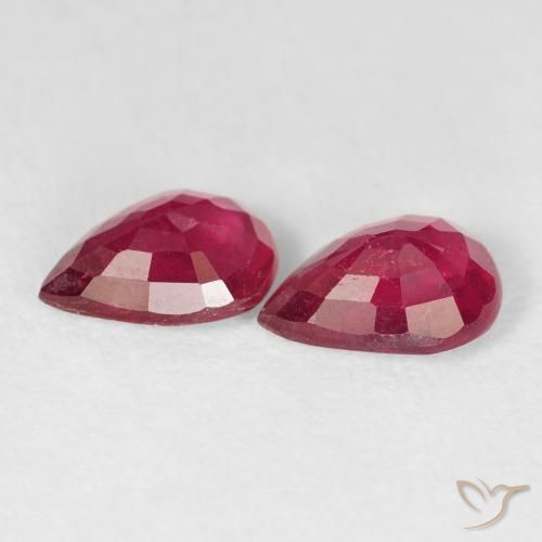 Pedras preciosas de Rubi Carmesim Profundo natural de 2.56 ct, Formato de pêra, VS